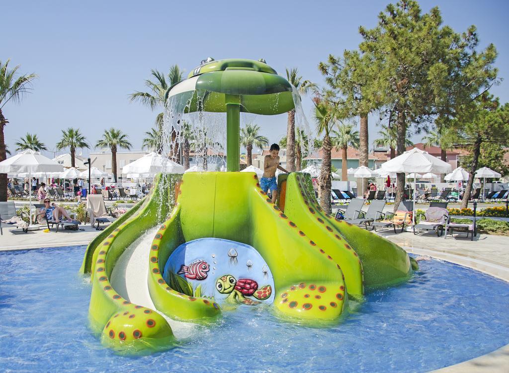 Palm Wings Kusadasi Beach Resort&Spa ภายนอก รูปภาพ